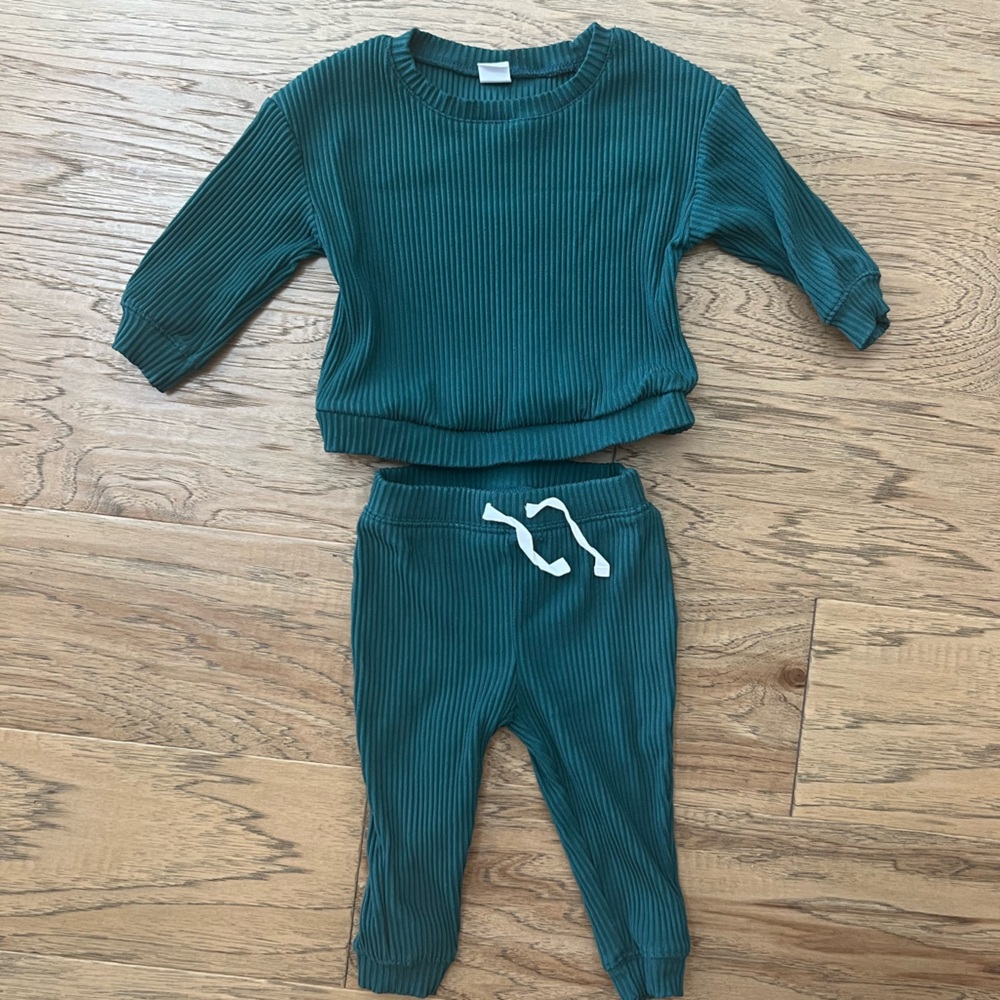 Gap Toddler Girl Sweatsuit - Very Good Condition - Worn Less than 5x
